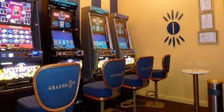 Platform ajo slot menampilkan antarmuka dashboard dengan pilihan permainan dan pasar sepakbola